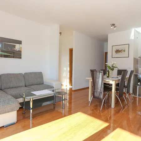 Apartman Red & White *
